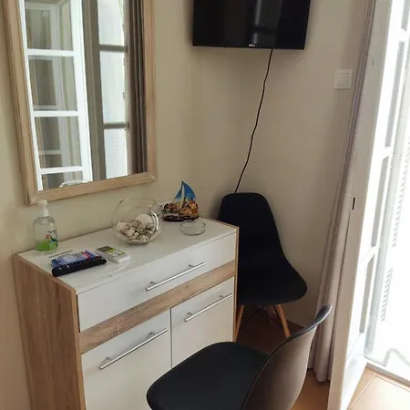 Apart Otel Antonela Room2 Finikas (Syros)